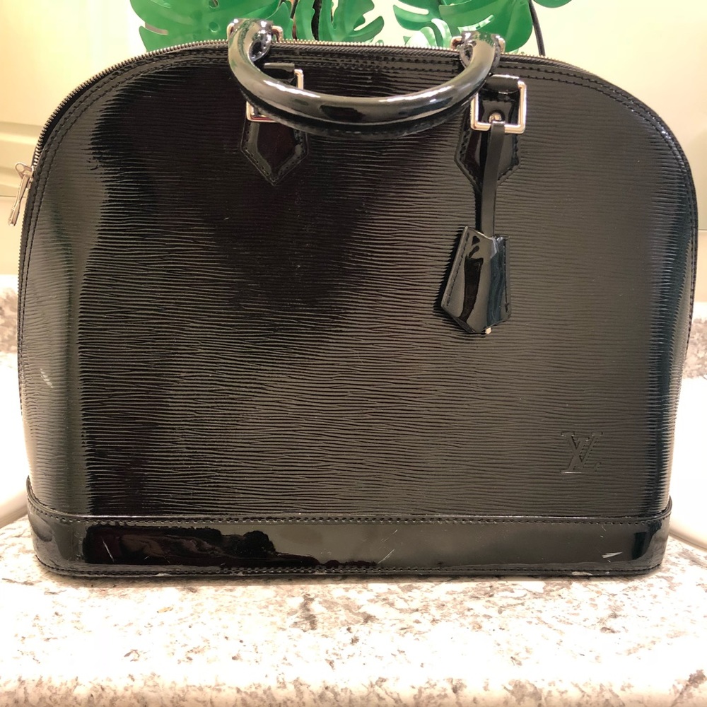 LOUIS VUITTON ALMA PM EPI READ DESCRIPTION